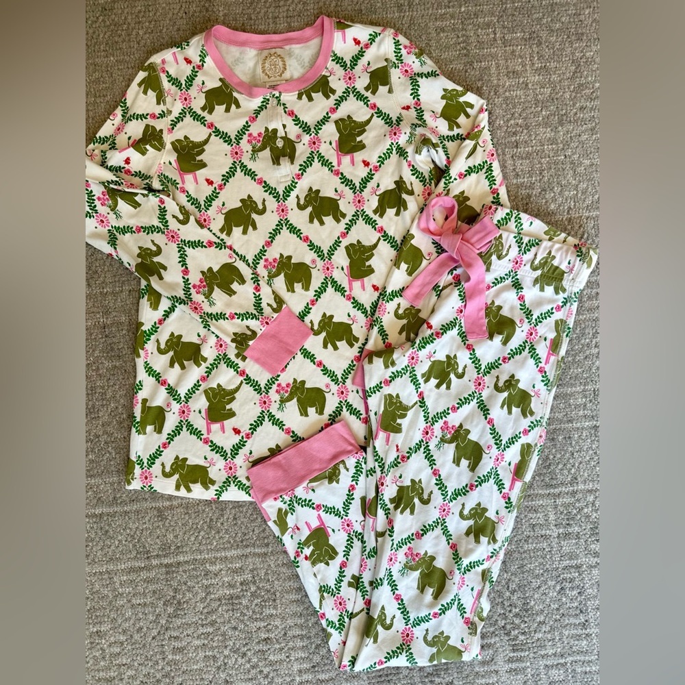 EUC TBBC women’s elephant wine downs xs